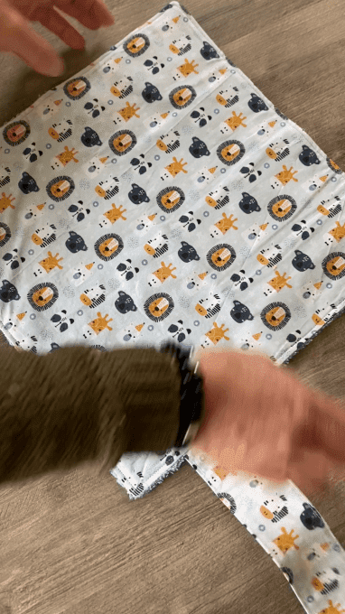 Serviette enfant avec rond intégré (modèle 185 à 193)